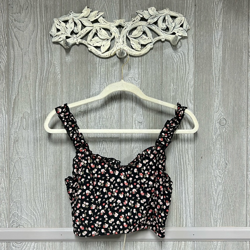 Band Of Gypsies Black Ditsy Flower Crop Top Size S NWT
